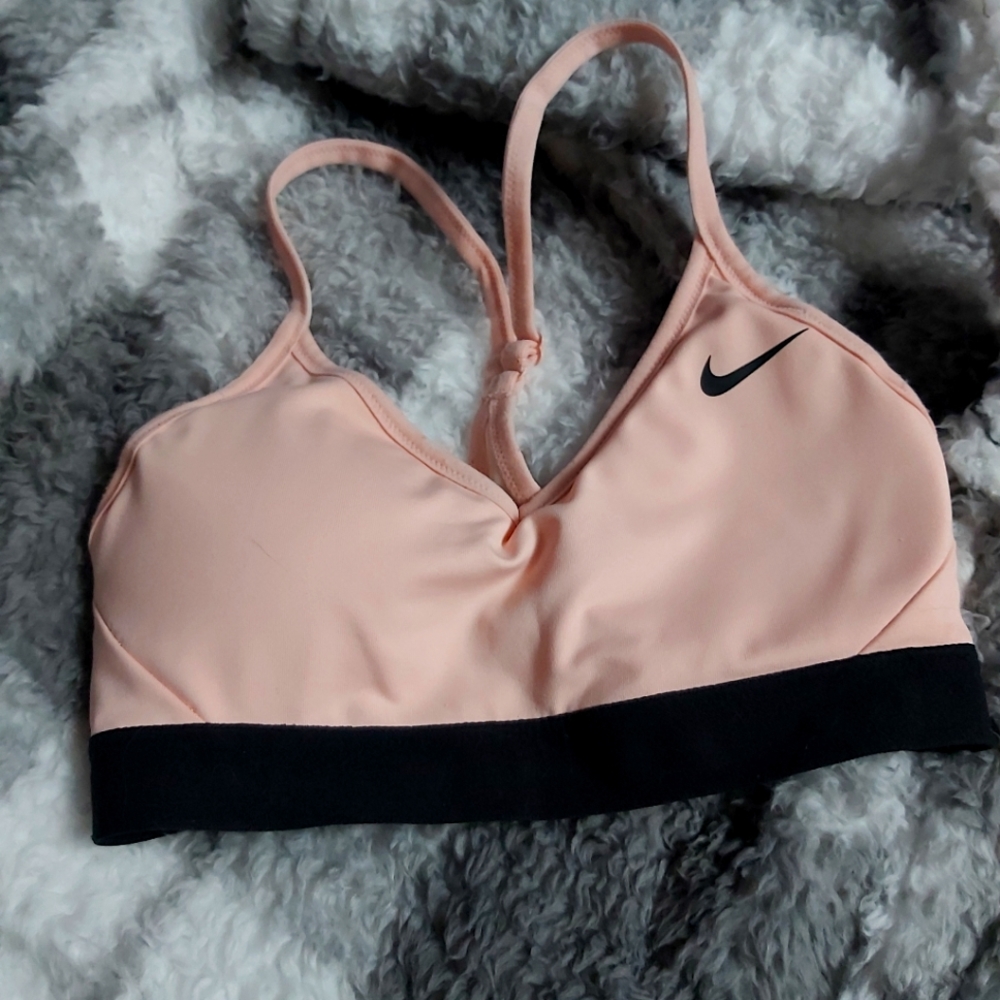 New without tag Nike sports/workout dri-fit bra size XS
